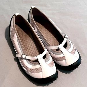 Privo by Clark ~ White and Gray Mary Janes - Size 10